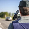 Italy: Cảnh sát giao thông bị trộm "nẫng" mất máy bắn tốc độ