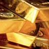 Đồng USD mạnh khiến cho giá vàng giảm ngày thứ hai liên tiếp