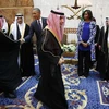 Bà Obama bị chỉ trích vì không đeo khăn khi thăm Saudi Arabia