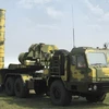 Tổ hợp tên lửa phòng không S-400 của quân đội Nga. (Nguồn: Zee News)