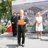 Đại sứ Việt Nam tại Mexico Nguyễn Hoài Dương phát biểu tại triển lãm. (Ảnh: Việt Hùng/Vietnam+)