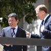 Tân ngoại trưởng Nhật Bản Toshimitsu Motegi (trái) có cuộc điện đàm đầu tiên với người đồng cấp Mỹ Mike Pompeo. (Nguồn: THX/TTXVN)