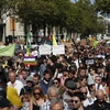 Trong ảnh: Người dân tham gia cuộc tuần hành chống biến đổi khí hậu tại Paris, Pháp, ngày 21/9/2019. (Nguồn: AFP/TTXVN)