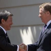 Bộ trưởng Ngoại giao Nhật Bản Toshimitsu Motegi (trái) (Nguồn: AFP/TTXVN)