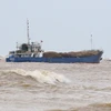 Cứu 13 thuyền viên gặp nạn tại Cửa biển Láng Nước