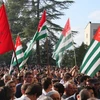 Người dân Abkhazia míttinh kêu gọi trao trả trụ sở công quyền