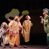 Trẻ em Hà Nội thích thú với vở kịch “Cuộc phiêu lưu của hạt dẻ”