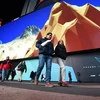 Mỹ: Quảng trường Thời Đại rực rỡ với màn hình quảng cáo khổng lồ