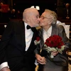 Tìm lại và cưới nhau sau 70 năm xa cách nhờ... Facebook