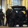 Bốn đối tượng liên quan đến các vụ khủng bố ở Paris ra tòa