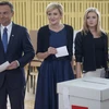Thăm dò bầu cử Ba Lan: Ứng cử viên đối lập giành chiến thắng