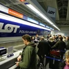 Quầy làm thủ tục bay của hàng hàng không quốc gia Ba Lan LOT. Ảnh minh họa. (Nguồn: EPA)