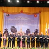 Thủ tướng Lào Thongsing Thammavong cùng các quan chức cấp Bộ trưởng ASEAN chụp ảnh chung tại lễ khai mạc. (Ảnh: Phạm Kiên/TTXVN) 
