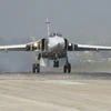 Một chiếc Sukhoi Su-24 cất cánh từ căn cứ không Hmeymim. (Nguồn: Reuters)