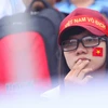 [Photo] Fan nữ câm lặng nhìn U19 Hoàng Anh Gia Lai JMG bại trận
