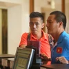 Quả bóng bạc Việt Nam phải nhờ tới một trợ lý bảo lãnh để được làm thủ tục nhận phòng khách sạn. (Ảnh: Minh Chiến/Vietnam+)