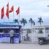 Khung cảnh đìu hiu ở một điểm bán vé bên ngoài sân vận động Mỹ Đình. (Ảnh: Minh Chiến/Vietnam+)