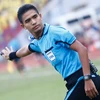Trọng tài người Malaysia Muhammad Nazmi Bin Nasaruddin đã trở thành trọng tài ngoại đầu tiên bắt chính tại V-League trong mùa giải này. (Ảnh: Minh Chiến/Vietnam+)
