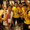 U19 Việt Nam và huấn luyện viên Hoàng Anh Tuấn ăn mừng đầy xúc cảm. (Ảnh: VFF)