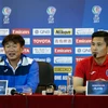 Huấn luyện viên Phan Thanh Hùng (trái) thừa nhận Than Quảng Ninh thiếu kinh nghiệm ở sân chơi châu lục. (Ảnh: Hiếu Lương/Vietnam+)