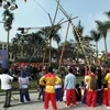 Người dân Phong Hiền tưng bừng mở hội đu tiên
