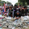 Người biểu tình Thái Lan tuyên bố theo sát thủ tướng
