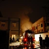 Cháy lớn tại công ty hóa chất, 15 lính cứu hỏa bị thương