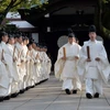 Trung Quốc chỉ trích ông Abe gửi lễ vật tới đền Yasukuni