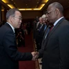 Tổng thư ký Liên hợp quốc Ban Ki-moon và ông Abdoulaye Bathily trong cuộc gặp hồi tháng 11 năm 2013. (Nguồn: un.org)