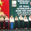 Các em học sinh nhận giải thưởng khuyến tài Huỳnh Thúc Kháng lần thứ 15. (Nguồn: danang.gov.vn)