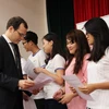Trao chứng chỉ tiếng Đức cho 63 học sinh phổ thông ở Hà Nội