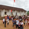 Học sinh làng Văn Hà đi học trở lại sau thời gian bị ép nghỉ