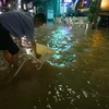 Phú Yên: Triều cường đánh sập, uy hiếp nhiều nhà dân xóm Rớ