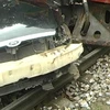Lào Cai: Ôtô khách bị tàu hỏa đâm và kéo rê trên đường ray