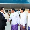 Thủ tướng bắt đầu chuyến thăm tham dự Hội nghị cấp cao ASEAN
