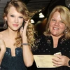 Nữ ca sỹ Taylor Swift nhận hung tin khi mẹ mắc bệnh hiểm nghèo
