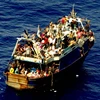 LHQ cân nhắc giải pháp phá hủy tàu thuyền dùng chở người nhập cư