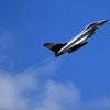 Anh điều máy bay Typhoon chặn máy bay ném bom của Nga