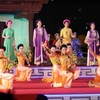 Trình diễn tiết mục múa hát “Dâng chúc chén quỳnh.” (Ảnh: Trần Lê Lâm/TTXVN)