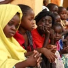Các bé gái vừa được quân đội Nigeria giải cứu khỏi phiến quân Boko Haram. (Nguồn: AFP/TTXVN)