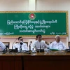 Tổng thư ký USDP U Shwe Mann (giữa) tại cuộc họp báo ở Nay Pyi Taw ngày 12/8. (Nguồn: THX/TTXVN)