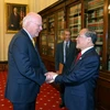 Chủ tịch Quốc hội Nguyễn Sinh Hùng gặp Ngài Patrick Leahy, Chủ tịch Thường trực Thượng viện Hoa Kỳ. (Ảnh: Nhan Sáng/TTXVN)