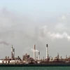 Nhà máy lọc dầu của hãng Shell tại Pulau Bukom, Singapore ngày 13/1. (Nguồn: AFP/TTXVN)