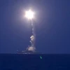 Tàu chiến của Nga phóng rocket từ vùng Biển Caspi. (Nguồn: Reuters/TTXVN)
