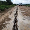 Hưng Yên: Xuất hiện vết nứt dài 12m trên đê tả sông Hồng