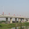 Cầu Hàn nhìn từ đê sông Thái Bình. (Ảnh: Mạnh Minh/TTXVN)