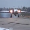 Máy bay Sukhoi Su-24M của Nga hạ cánh xuống sân bay quân sự Hmeymim gần thành phố Latakia ngày 15/10. (Nguồn: AFP/TTXVN)
