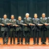 Các Trưởng đoàn chụp ảnh chung tại lễ khai mạc Hội nghị cấp cao ASEAN 27. (Ảnh: Đức Tám/TTXVN) 