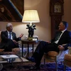 Tổng thống Bồ Đào Nha Anibal Cavano Silva (phải) có cuộc gặp với lãnh đạo đảng Xã hội Antonio Costa. (Nguồn: AFP/TTXVN)