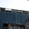 Tòa nhà 8B Lê Trực nhìn từ phố Sơn Tây. (Ảnh: Tuấn Anh/TTXVN)